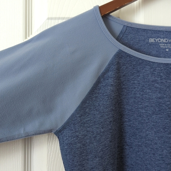 Beyond Yoga Spacedye In The Mix Slim Fit Cropped Long Sleeve Athletic Top Blue M - Picture 3 of 12
